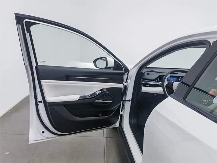 Photo 8 - Geely Galaxy L6