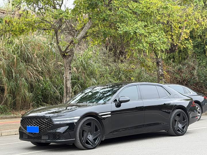 Фото 1 - Genesis G90