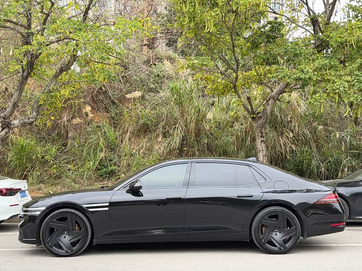 Фото 3 - Genesis G90