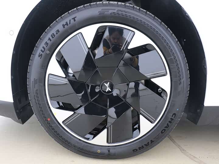 Фото 6 - XPeng Mona M03