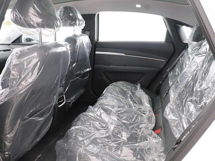 Фото 8 - XPeng Mona M03