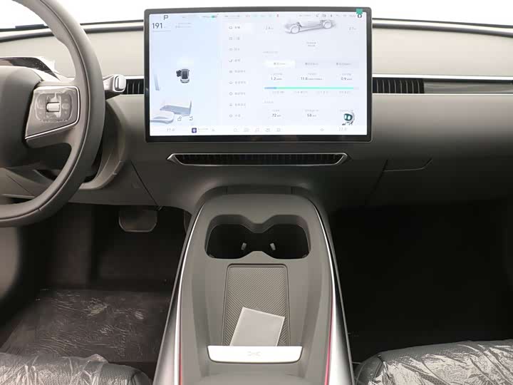 Фото 9 - XPeng Mona M03