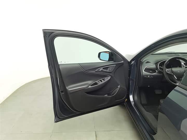 Фото 8 - Chevrolet Malibu XL