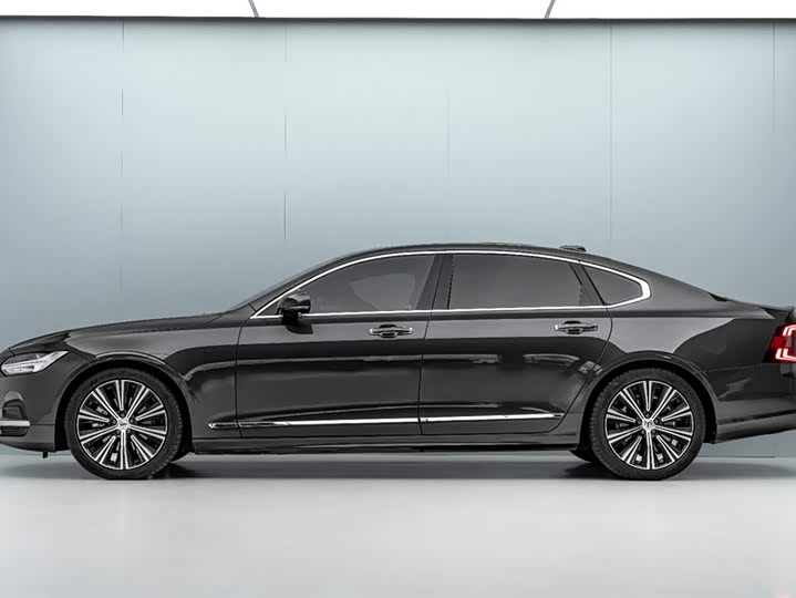 Фото 4 - Volvo S90