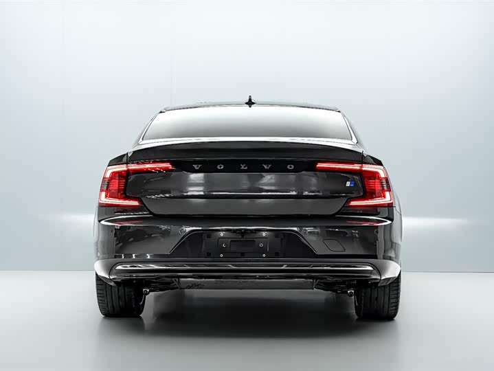 Фото 6 - Volvo S90