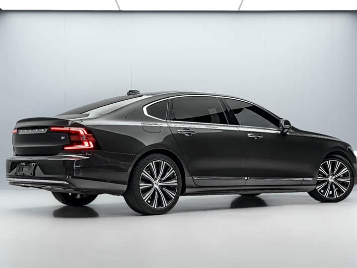 Фото 7 - Volvo S90