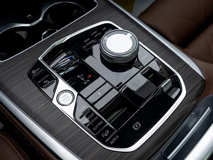 Фото 9 - BMW X7