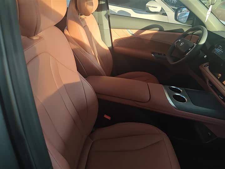 Photo 8 - Changan CS75 Plus