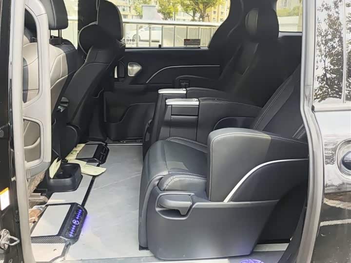 Фото 4 - Toyota Sienna