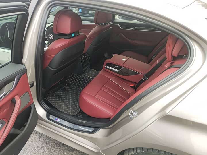 Фото 4 - BMW 5 Series Hybrid