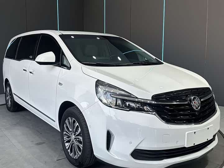 Photo 3 - Buick GL8 ES