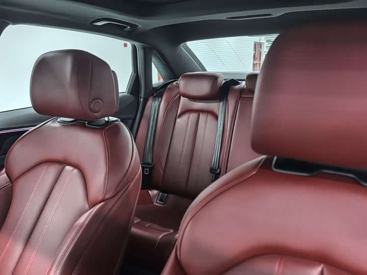 Фото 9 - Audi A4L