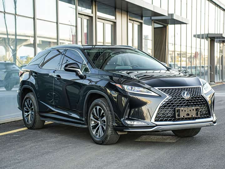 Фото 3 - Lexus RX