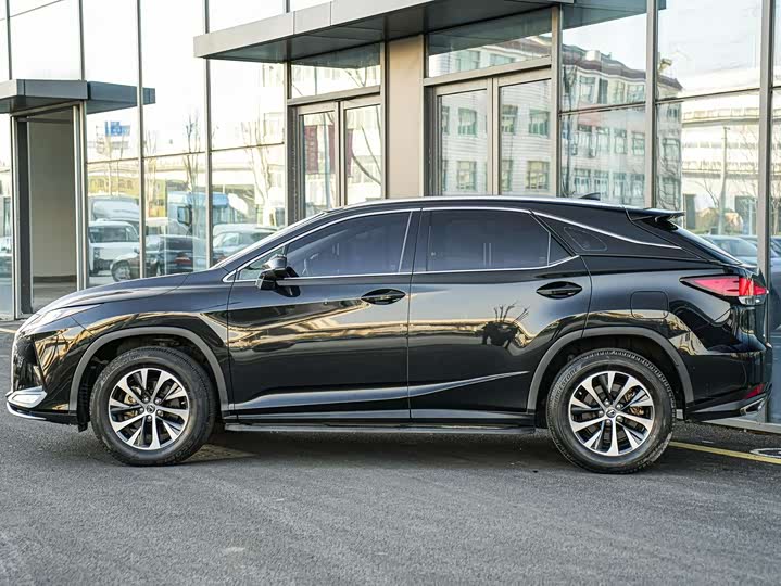 Фото 7 - Lexus RX