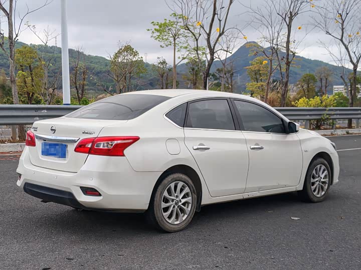 Фото 3 - Nissan Sylphy