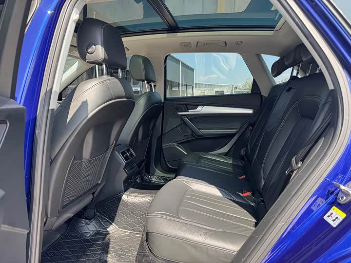 Фото 6 - Audi Q5L