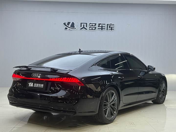 Фото 5 - Audi A7