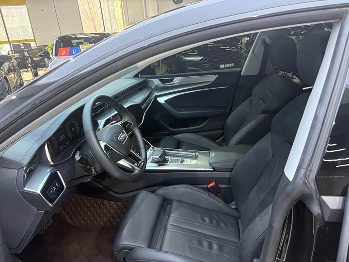 Фото 7 - Audi A7