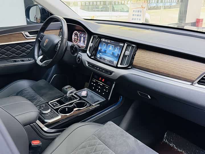 Photo 9 - Hongqi HS5