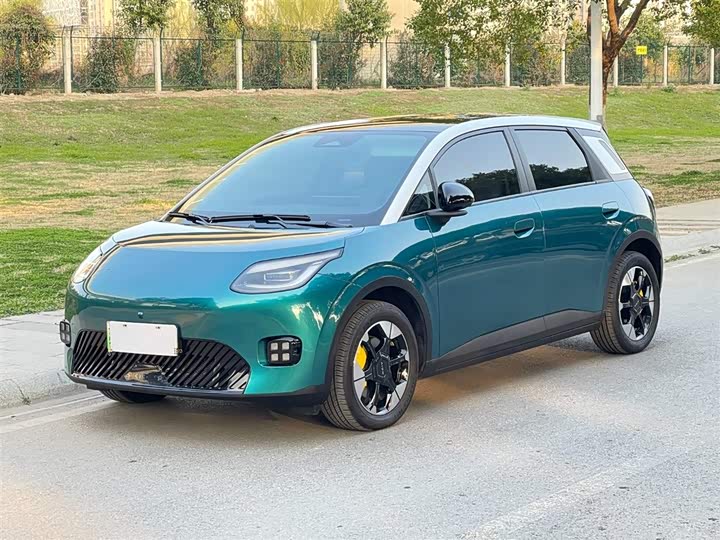 Фото 2 - GAC Aion UT