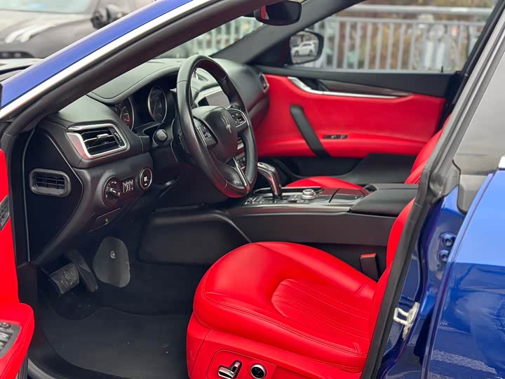 Фото 4 - Maserati Ghibli