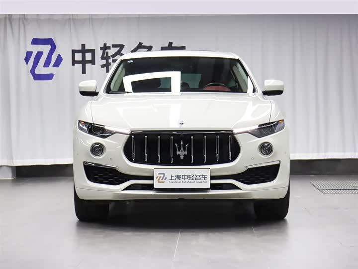 Photo 2 - Maserati Levante