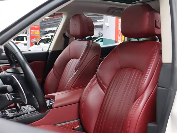 Photo 9 - Maserati Levante