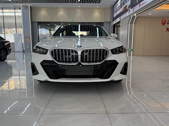 Фото 2 - BMW 5 Series