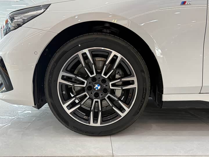 Фото 5 - BMW 5 Series