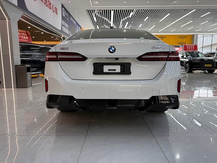 Фото 9 - BMW 5 Series