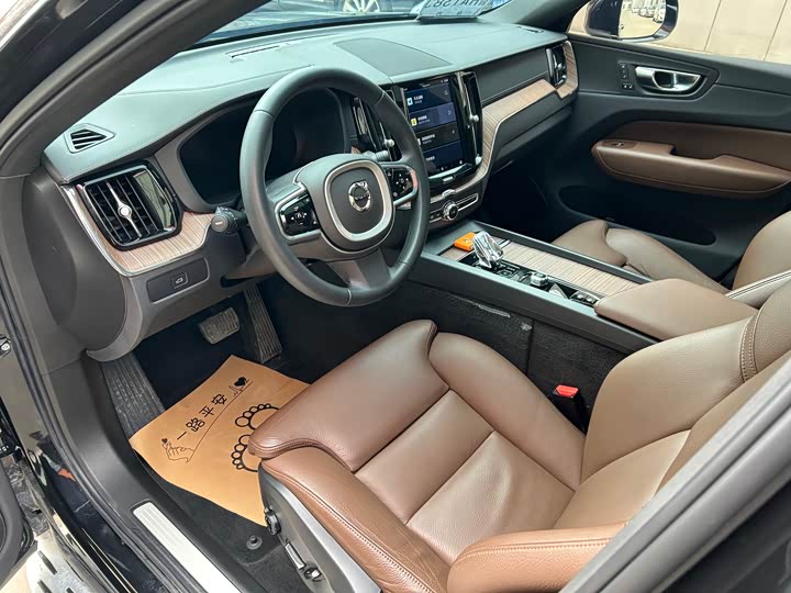 Фото 9 - Volvo XC60