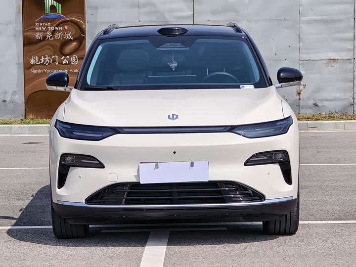 Photo 2 - Leapmotor C11