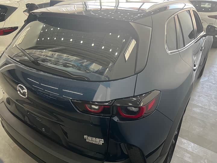 Photo 3 - Mazda CX-50