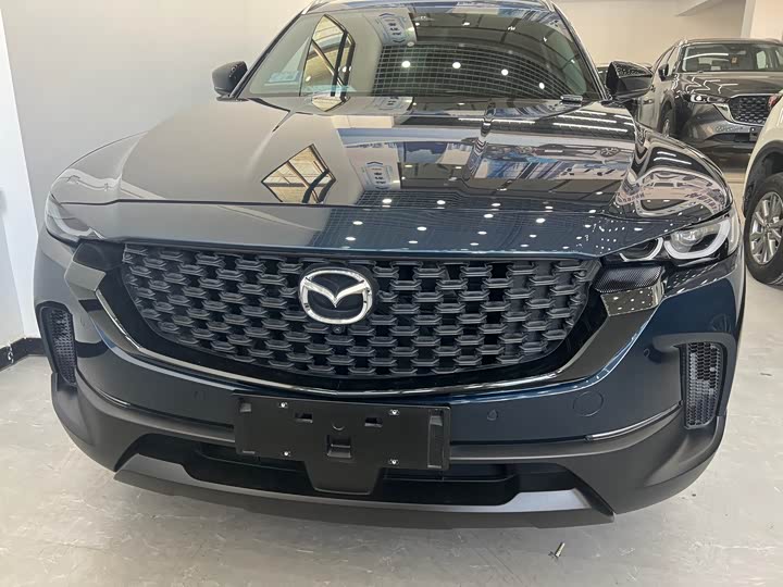 Photo 5 - Mazda CX-50