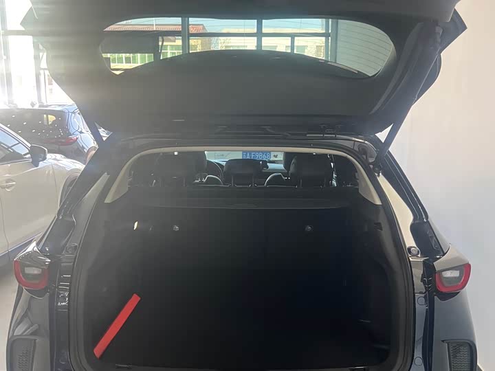 Photo 7 - Mazda CX-50