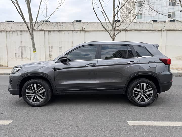 Photo 7 - Changan CS75