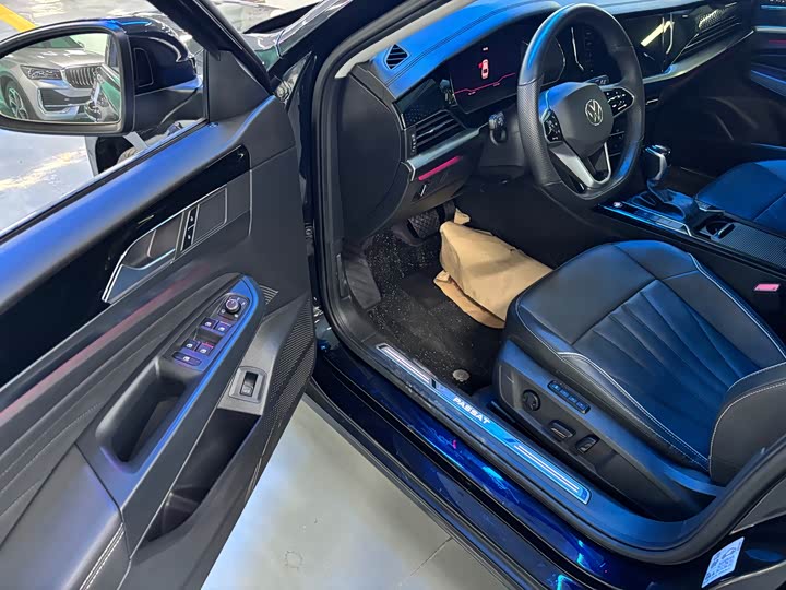 Фото 4 - Volkswagen Passat