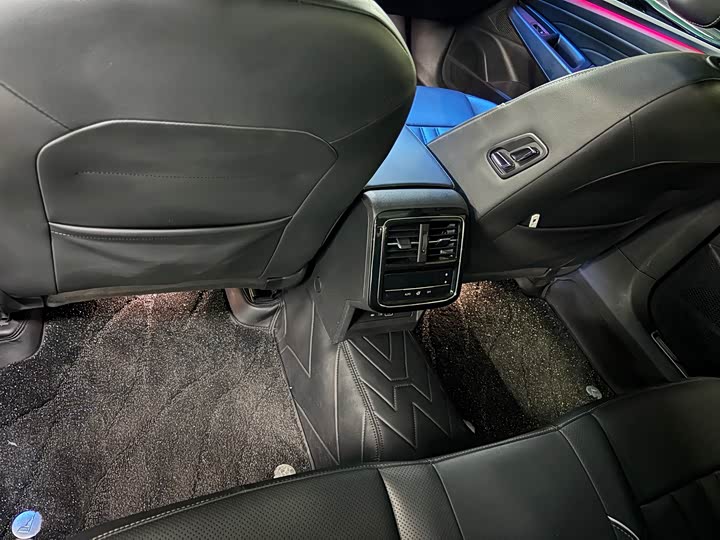 Фото 9 - Volkswagen Passat