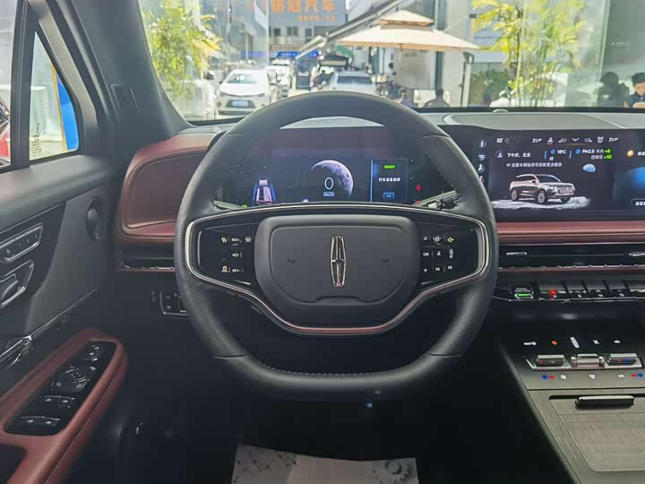 Фото 4 - Lincoln Corsair