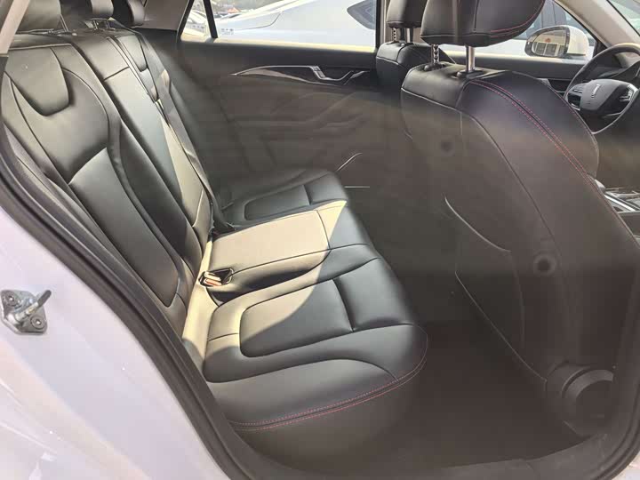 Photo 9 - Bestune B70