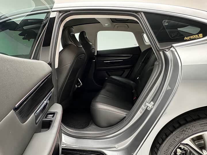 Фото 8 - XPeng P7