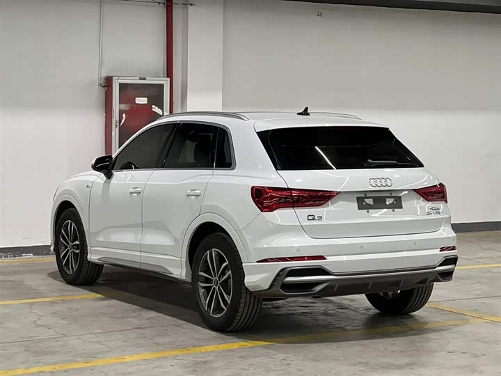 Фото 4 - Audi Q3