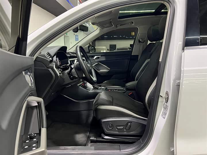 Фото 9 - Audi Q3