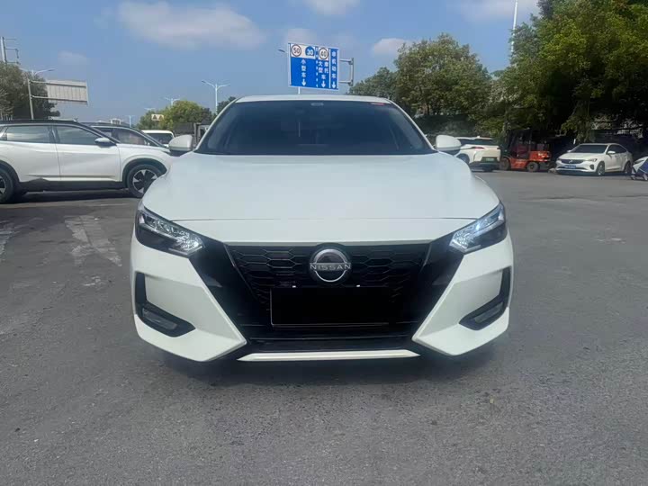 Фото 2 - Nissan Sylphy