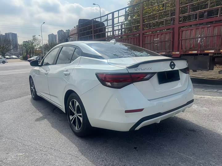 Фото 7 - Nissan Sylphy