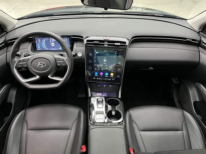 Фото 2 - Hyundai Tucson L