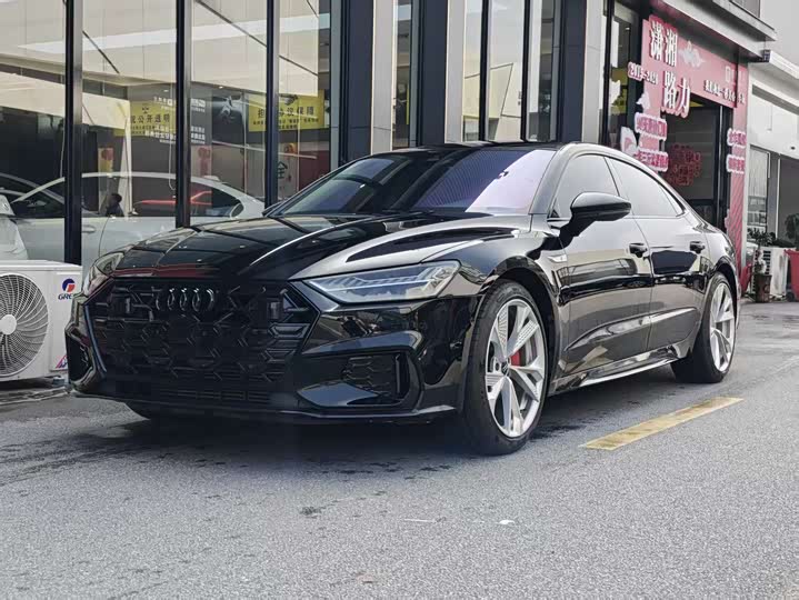 Фото 1 - Audi A7L