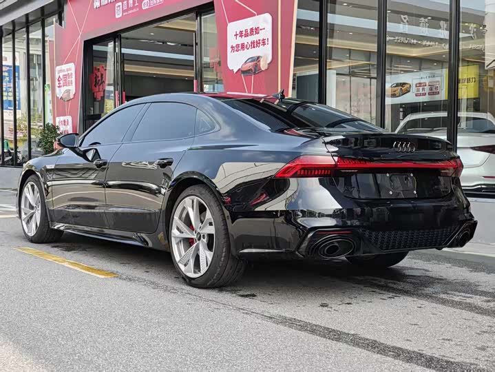 Фото 4 - Audi A7L