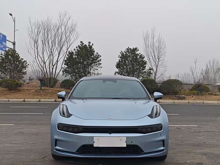 Фото 2 - Zeekr 001