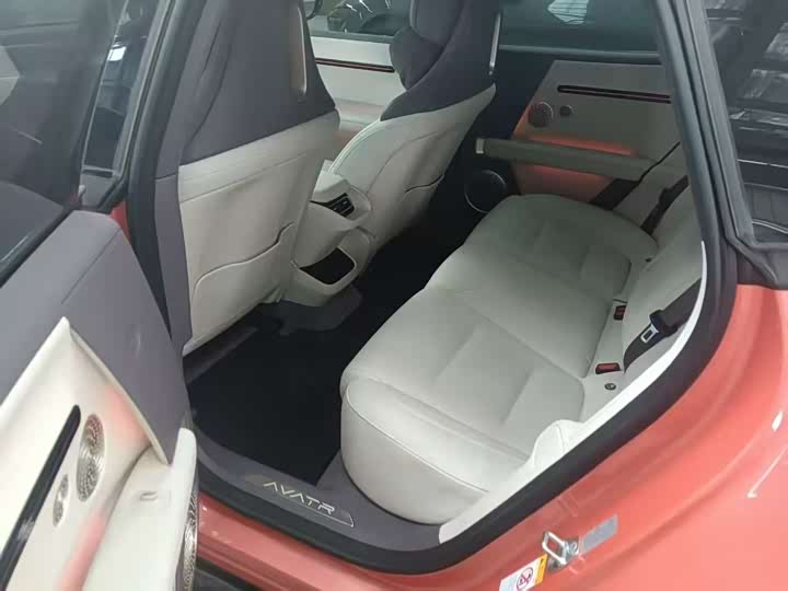 Фото 2 - Avatr 06